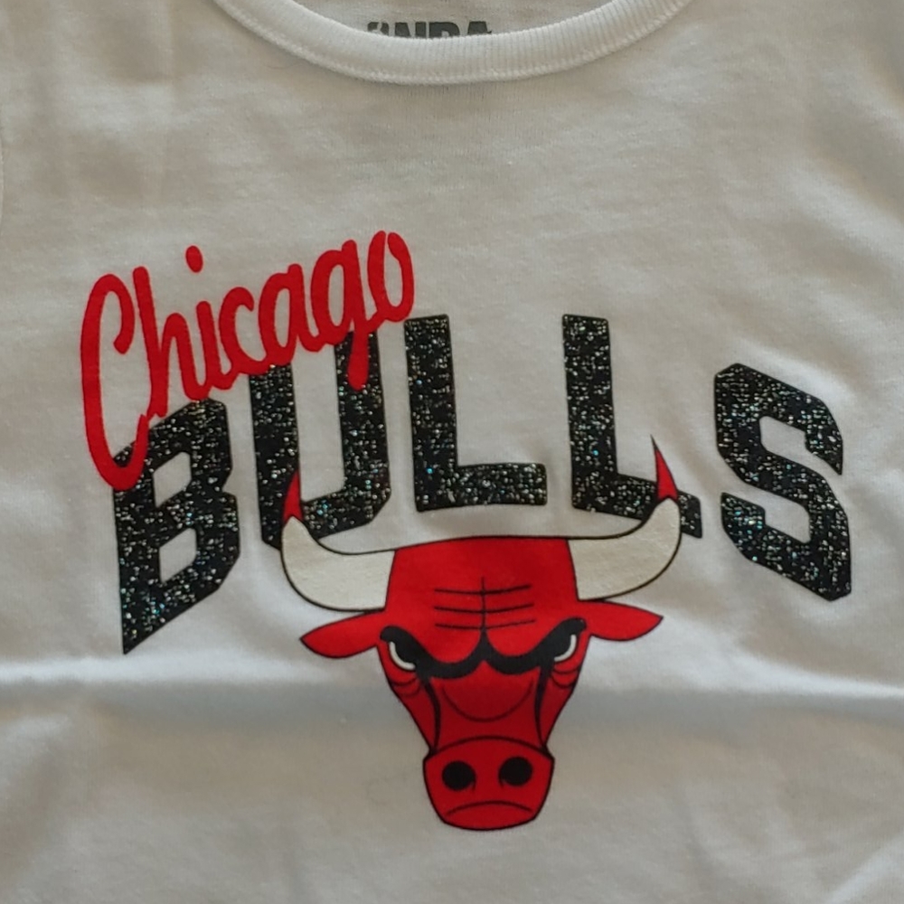 Chicago Bulls cap sleeve tee - Picture 2 of 4